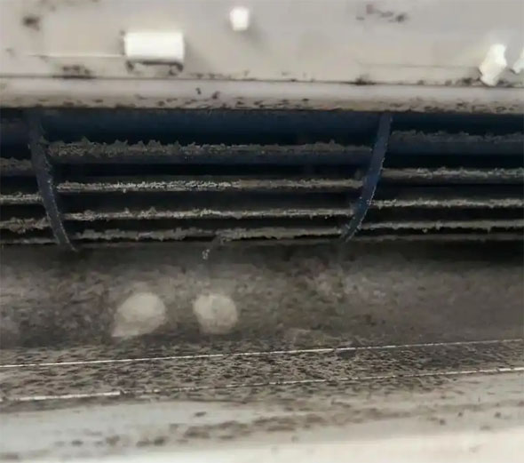 曲沃空调吹的风有股烧焦味是怎么回事